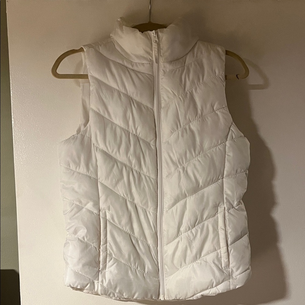 SO Snowy White Quilted Vest